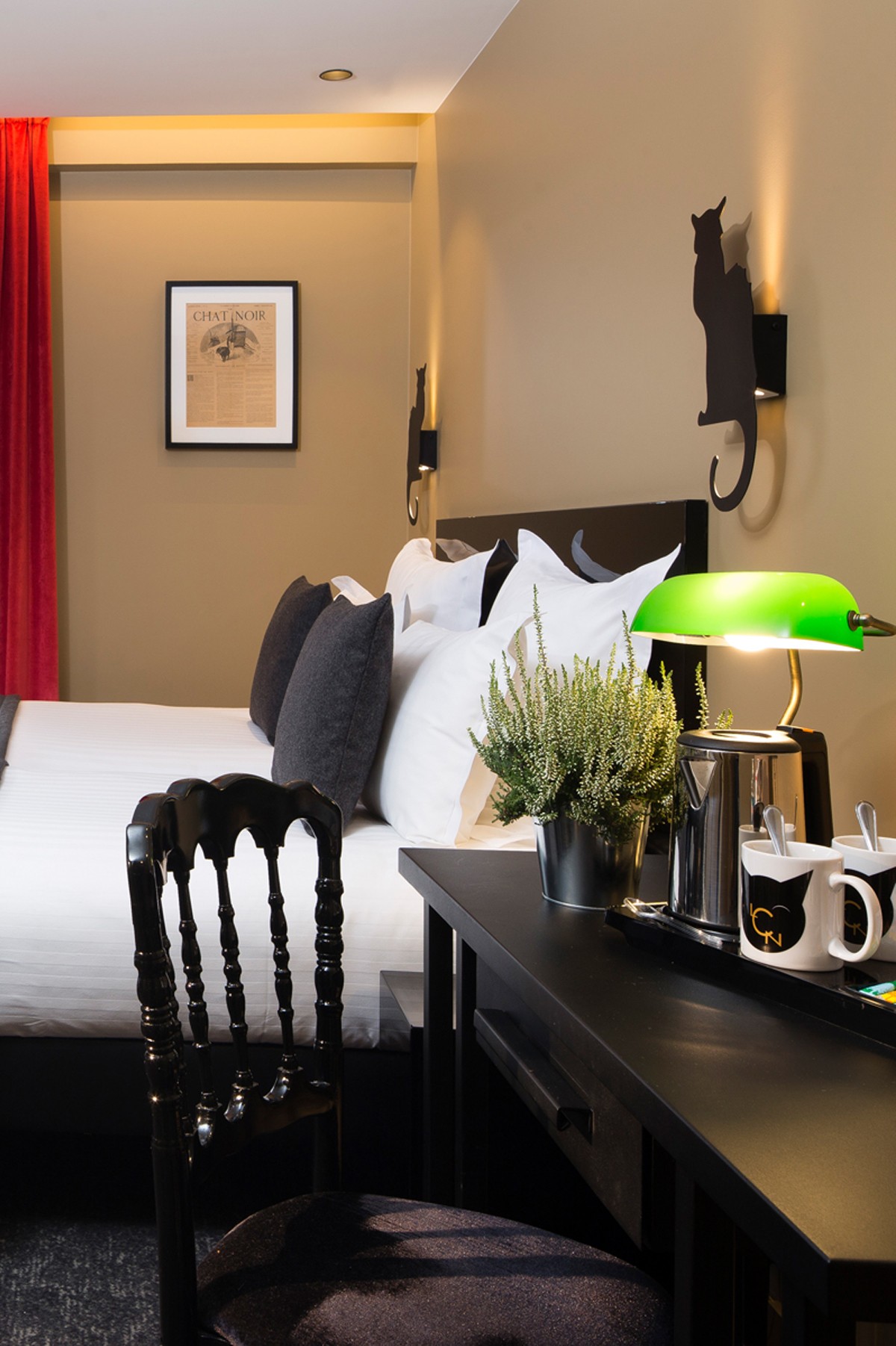 Hotel Le Chat Noir Paris Pigalle Official Website